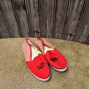Razorback slide on shoes